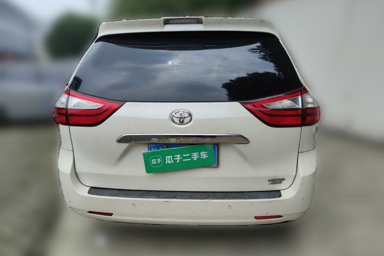 Used Toyota SIENNA  Rear