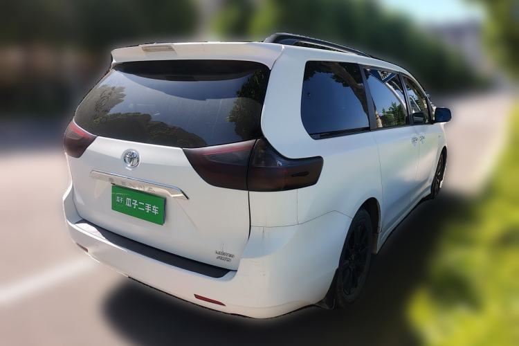 Used Toyota SIENNA 2018 3.5L Four-Wheel Drive SE Version 7 Seats U.S. Specification Rear Right 45 Deg