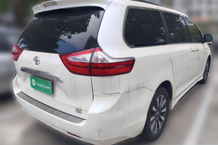 Used Toyota SIENNA  Rear Right 45 Deg