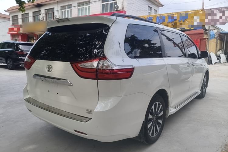 Used Toyota SIENNA 2018 3.5L Four-Wheel Drive LE Trim 7 Seats U.S. Specification Rear Right 45 Deg