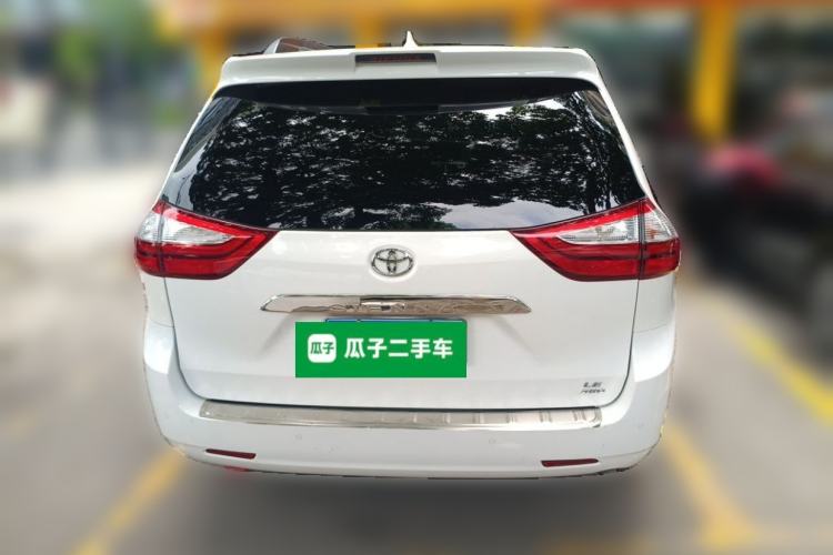 Used Toyota SIENNA  Rear