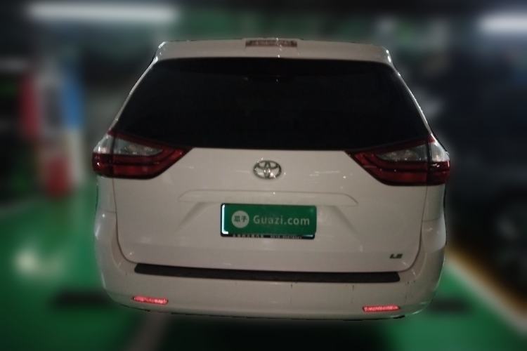 Used Toyota SIENNA  Rear