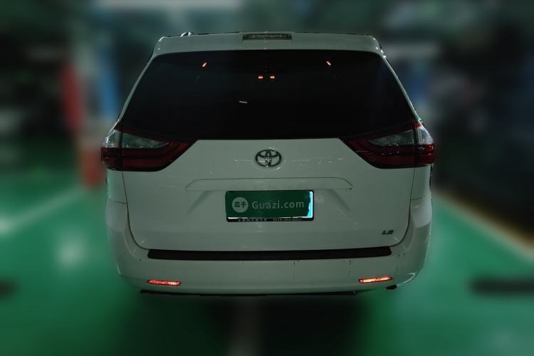 Used Toyota SIENNA  Rear