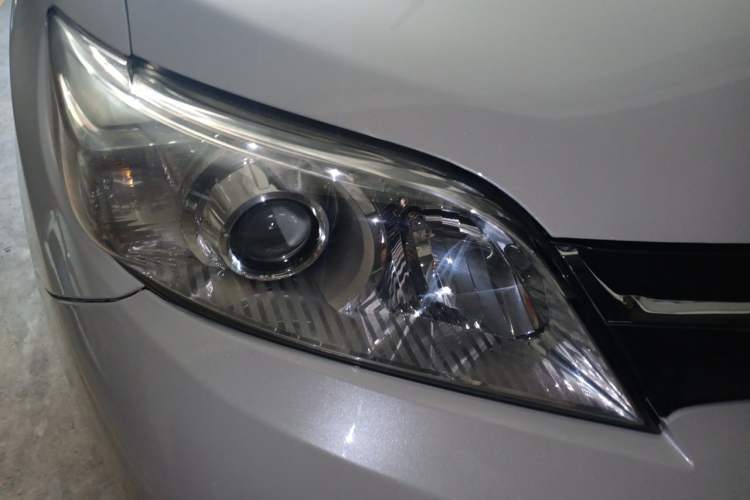 Used Toyota SIENNA  Right Front Headlight