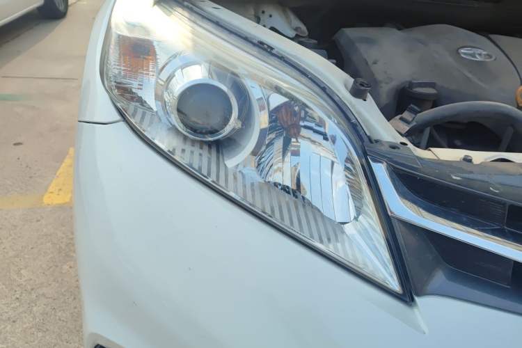 Used Toyota SIENNA  Right Front Headlight