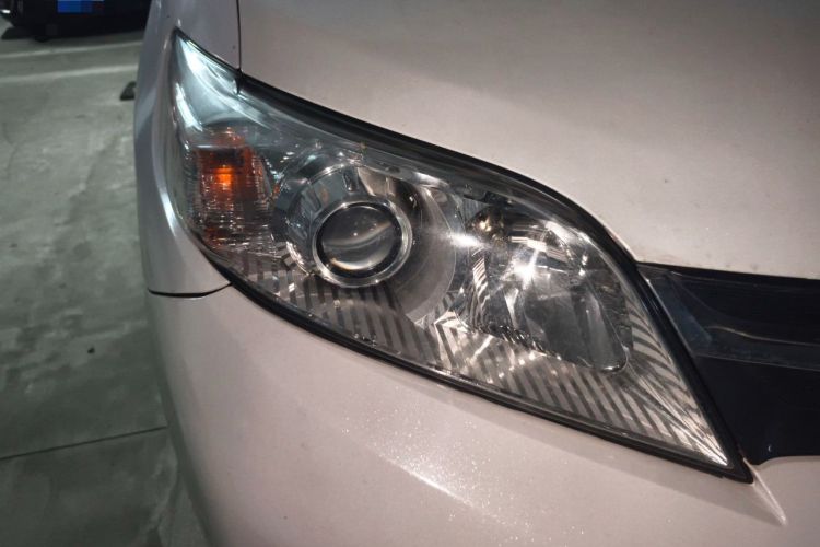 Used Toyota SIENNA  Right Front Headlight