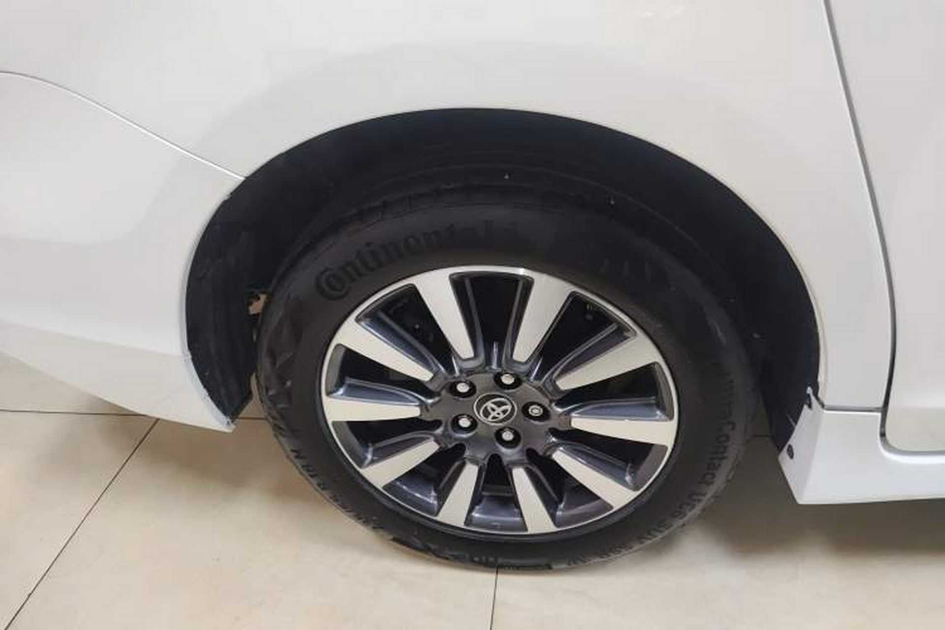 Used Toyota SIENNA 2018 3.5L Four-Wheel Drive LE Trim 7 Seats U.S. Specification Right Rear Wheel Hub