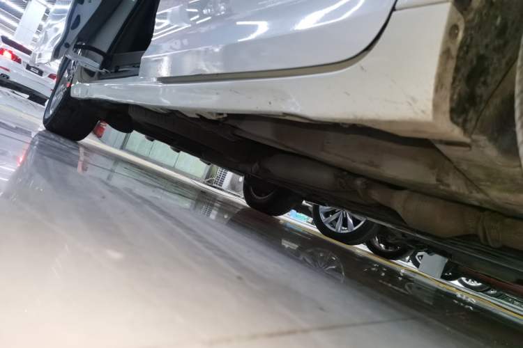 Used Toyota SIENNA 2018 3.5L Two-Wheel Drive SE U.S. Specification Right Side Sill