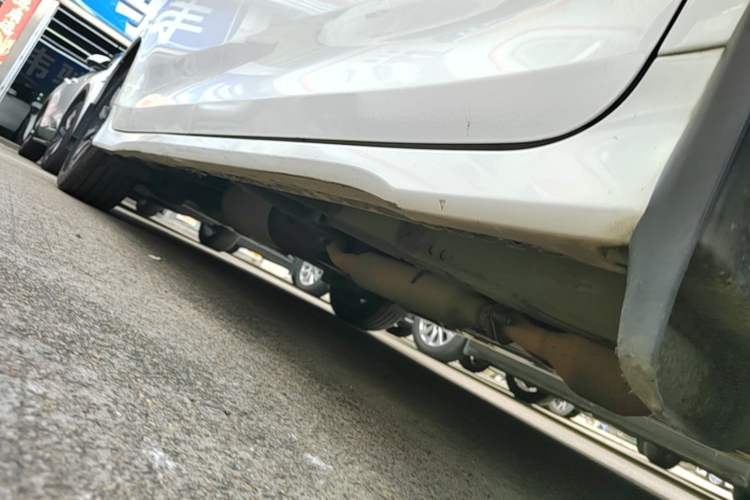 Used Toyota SIENNA 2018 3.5L Four-Wheel Drive LE Trim 7 Seats U.S. Specification Right Side Sill