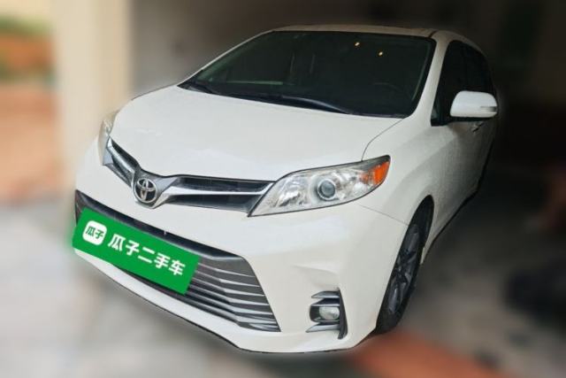 Used Toyota SIENNA 2018 3.5L Two-Wheel Drive SE U.S. Specification