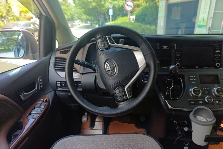 Used Toyota SIENNA  Steering Wheel