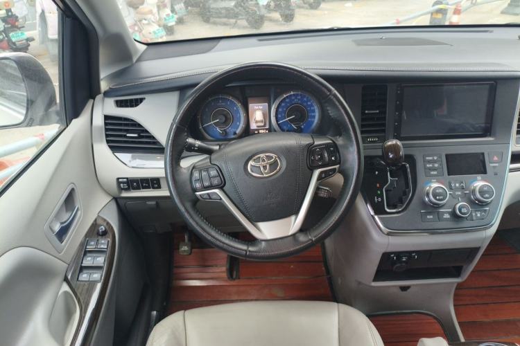 Used Toyota SIENNA  Steering Wheel