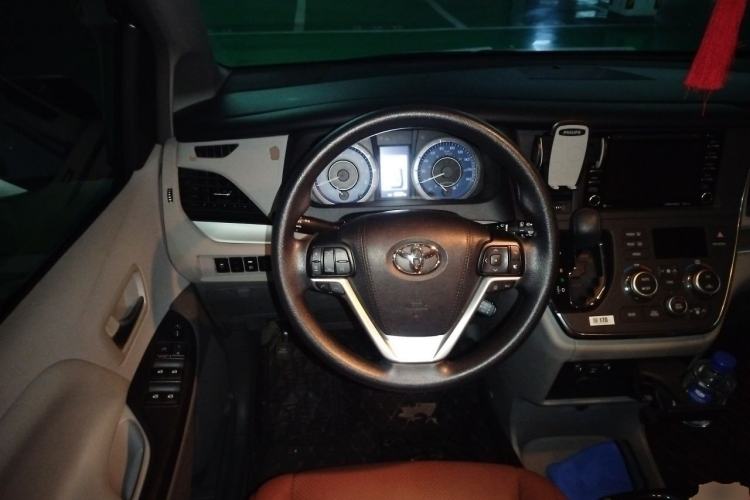 Used Toyota SIENNA  Steering Wheel