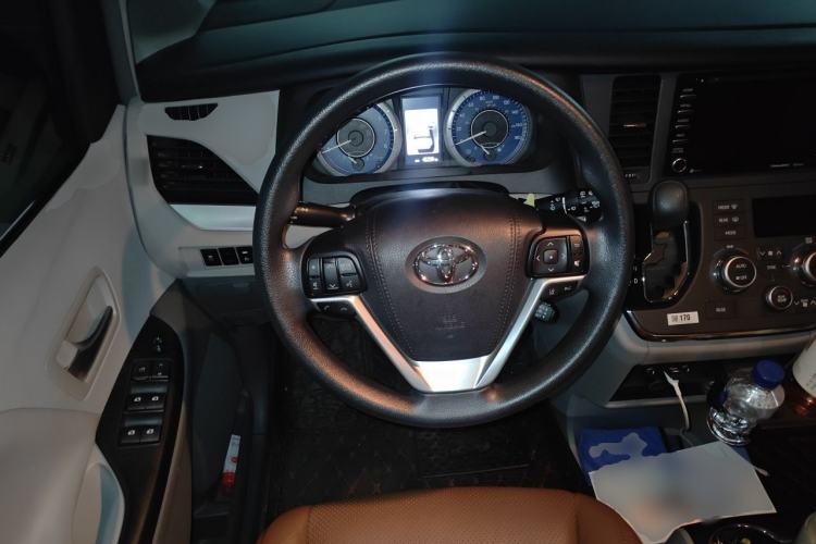 Used Toyota SIENNA  Steering Wheel