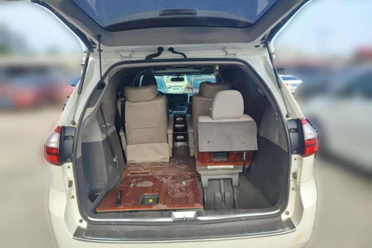 Used Toyota SIENNA  Trunk