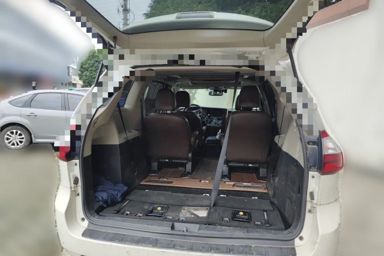 Used Toyota SIENNA  Trunk