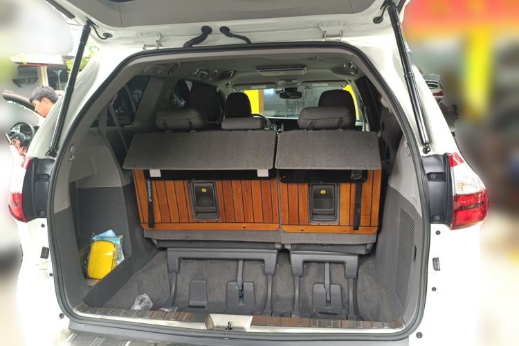 Used Toyota SIENNA  Trunk