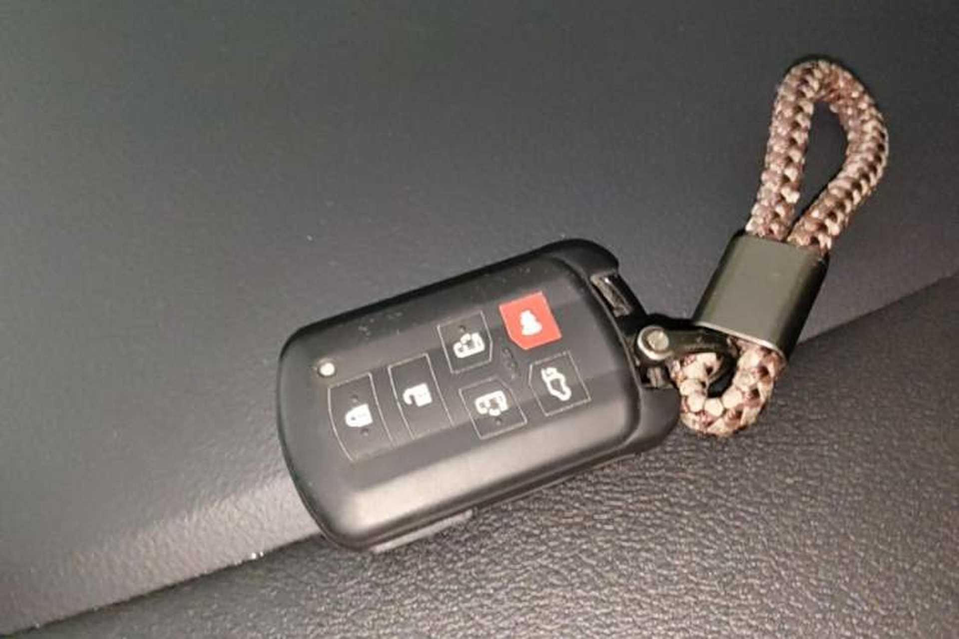 Used Toyota SIENNA  Vehicle Key