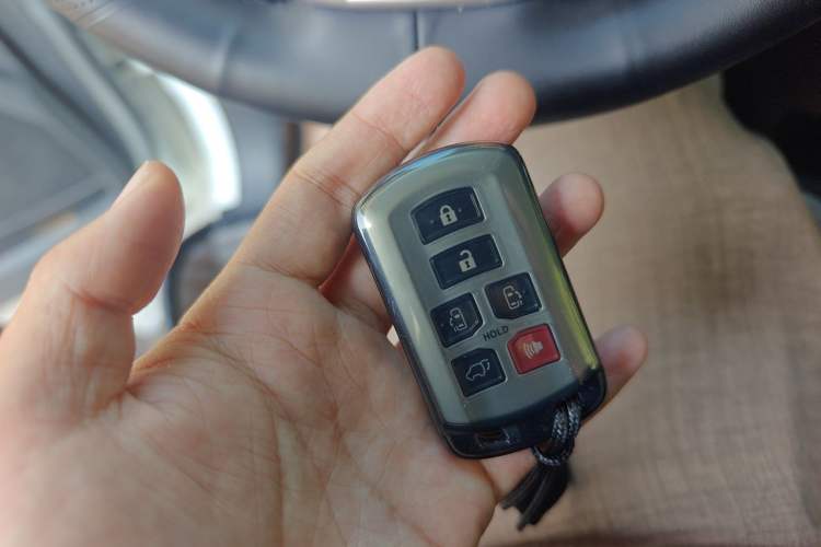 Used Toyota SIENNA  Vehicle Key