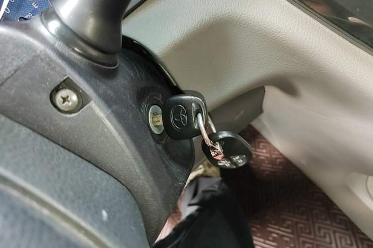 Used Toyota SIENNA 2018 3.5L Four-Wheel Drive LE Trim 7 Seats U.S. Specification Vehicle Key
