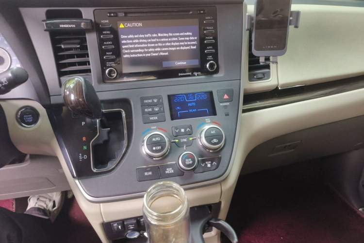 Used Toyota SIENNA  Audio And AC Panel