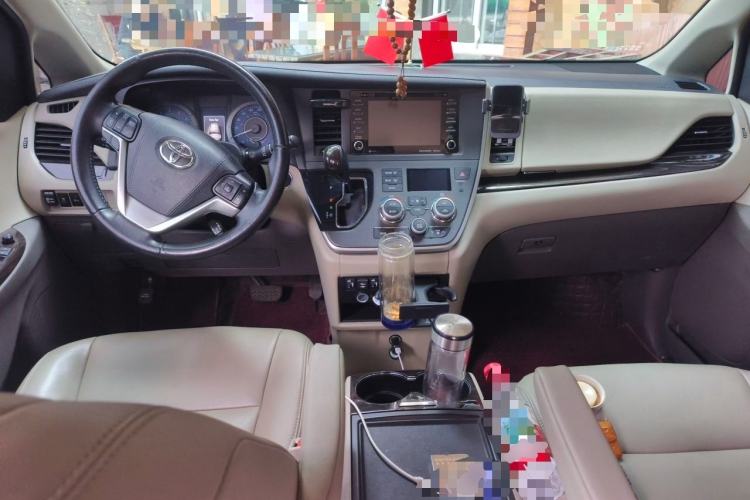 Used Toyota SIENNA  Center Console