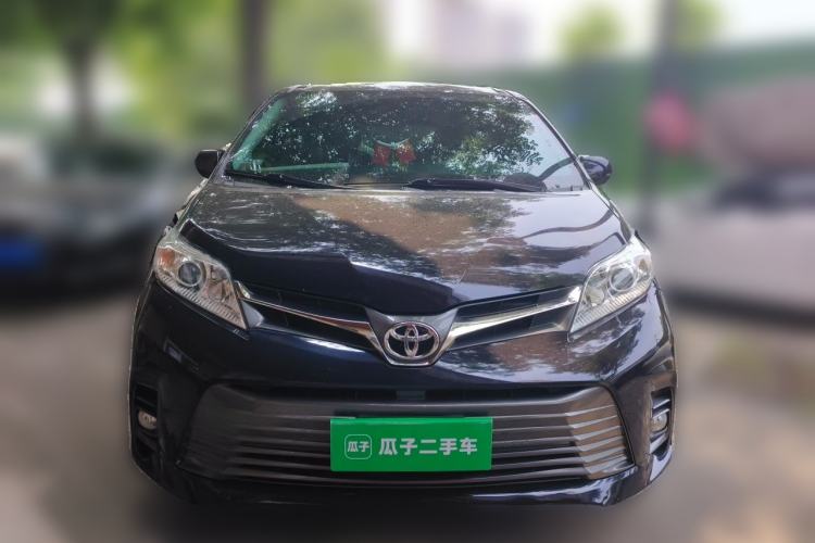 Used Toyota SIENNA  Front