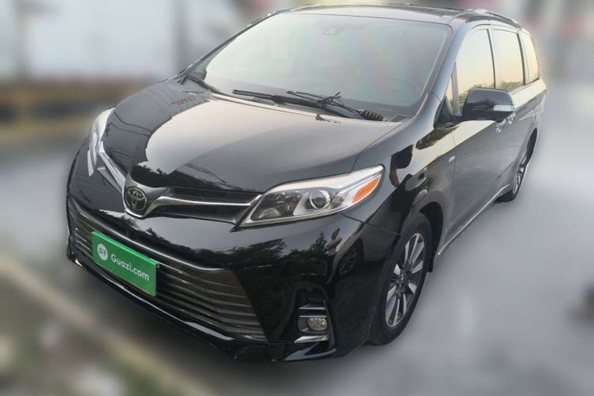 Used Toyota SIENNA 2019 3.5L Four-Wheel Drive Limited 7-Seater Canadian Version Front Left 45 Deg
