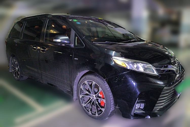Used Toyota SIENNA 2019 3.5L Four-Wheel Drive XLE 7 Seats U.S. Specification Front Right 45 Deg