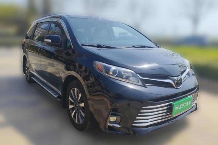 Used Toyota SIENNA 2019 3.5L Four-Wheel Drive XLE 7 Seats U.S. Specification Front Right 45 Deg