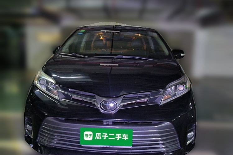 Used Toyota SIENNA 2019 3.5L Four-Wheel Drive XLE 7 Seats U.S. Specification Front