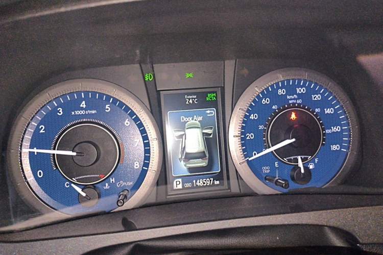 Used Toyota SIENNA 2019 3.5L Four-Wheel Drive XLE 7 Seats U.S. Specification Instrument Cluster