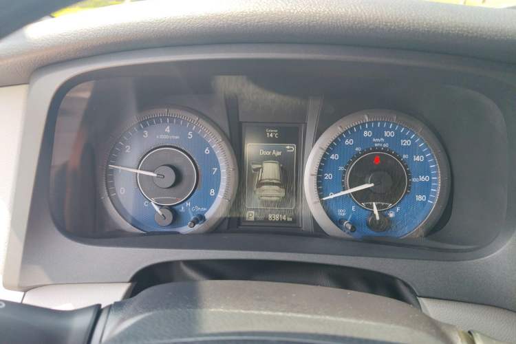 Used Toyota SIENNA 2019 3.5L Four-Wheel Drive XLE 7 Seats U.S. Specification Instrument Cluster