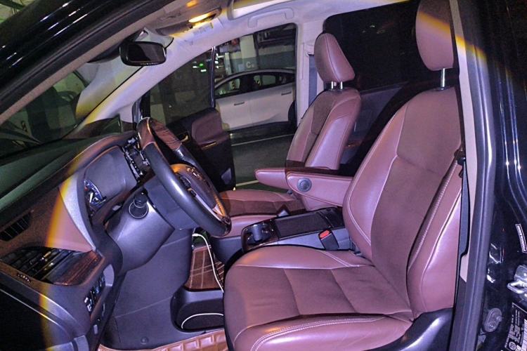 Used Toyota SIENNA 2019 3.5L Four-Wheel Drive XLE 7 Seats U.S. Specification Left Front Seat