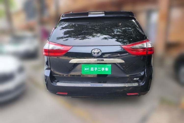 Used Toyota SIENNA  Rear