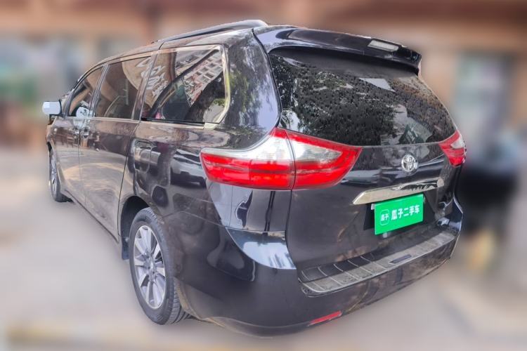 Used Toyota SIENNA  Rear Left 45 Deg