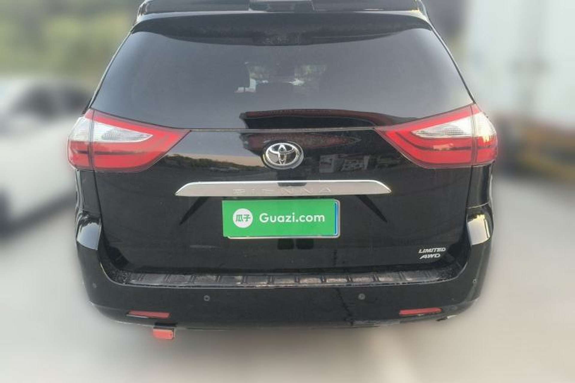 Used Toyota SIENNA 2019 3.5L Four-Wheel Drive Limited 7-Seater Canadian Version Rear
