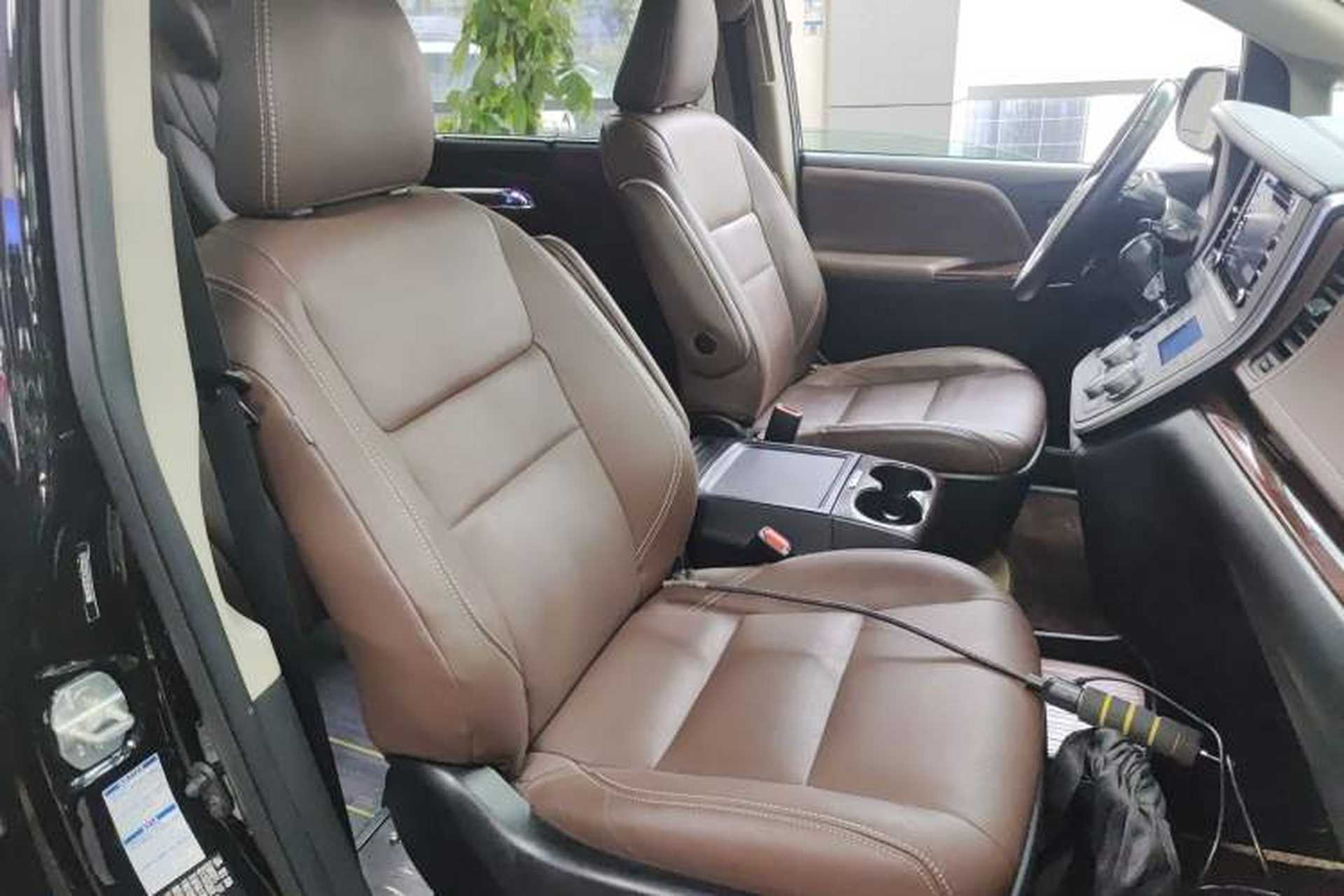 Used Toyota SIENNA 2019 3.5L Four-Wheel Drive XLE 7 Seats U.S. Specification Right Front Seat