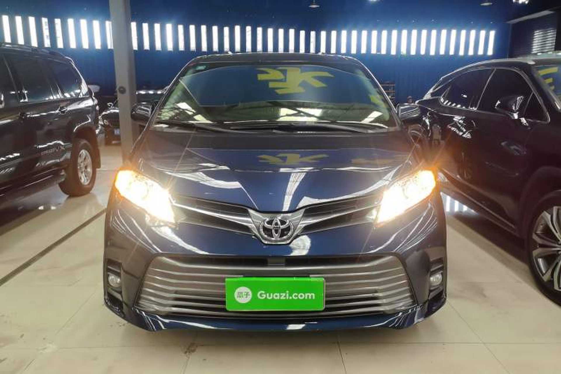 Used Toyota SIENNA 2019 3.5L Two-Wheel Drive XLE 7 Seats U.S. Specification Exterior 1