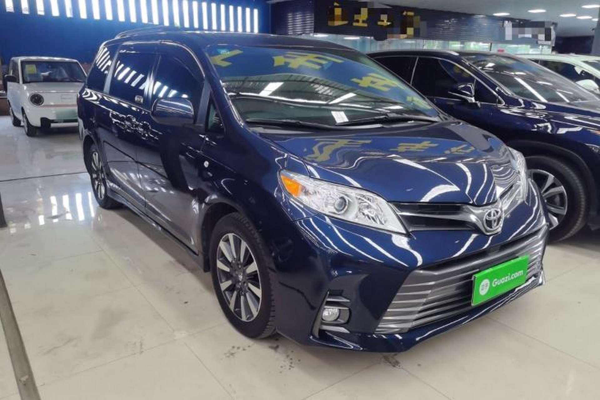 Used Toyota SIENNA 2019 3.5L Two-Wheel Drive XLE 7 Seats U.S. Specification Exterior 2