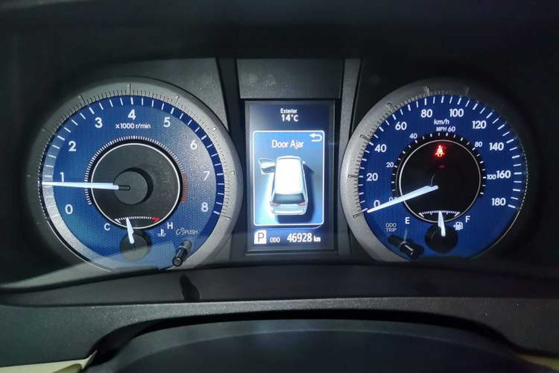 Used Toyota SIENNA 2019 3.5L Two-Wheel Drive XLE 7 Seats U.S. Specification Instrument Cluster