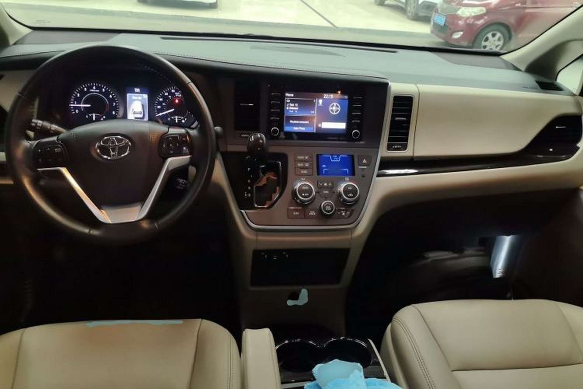 Used Toyota SIENNA 2019 3.5L Two-Wheel Drive XLE 7 Seats U.S. Specification Interior 2