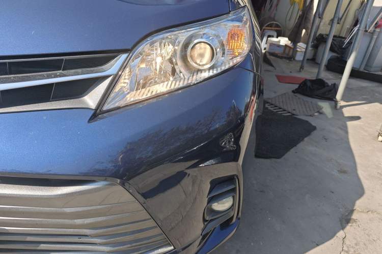 Used Toyota SIENNA 2019 3.5L Two-Wheel Drive XLE 7 Seats U.S. Specification Left Front Headlight
