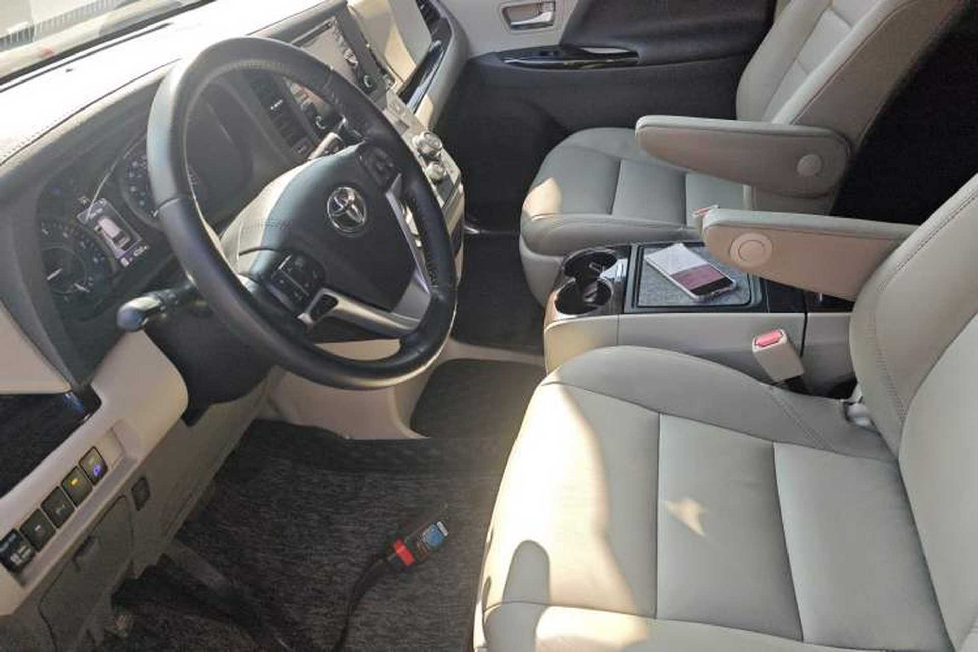 Used Toyota SIENNA 2019 3.5L Two-Wheel Drive XLE 7 Seats U.S. Specification Left Front Seat