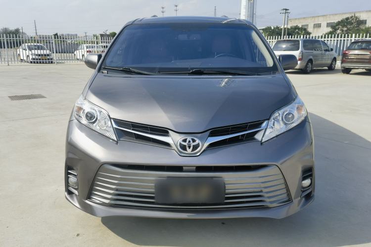 Used Toyota SIENNA 2019 3.5L Two-Wheel Drive LE Trim 7 Seats U.S. Specification Exterior 4