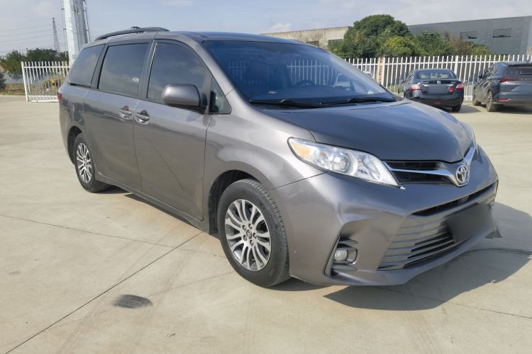 Used Toyota SIENNA 2019 3.5L Two-Wheel Drive LE Trim 7 Seats U.S. Specification Exterior 5