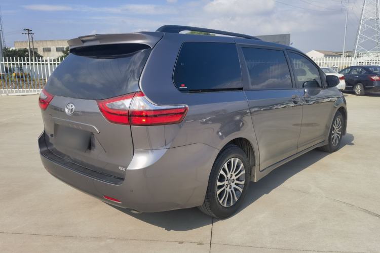 Used Toyota SIENNA 2019 3.5L Two-Wheel Drive LE Trim 7 Seats U.S. Specification Exterior 6