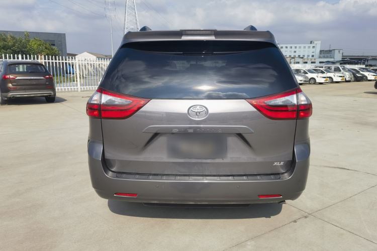 Used Toyota SIENNA 2019 3.5L Two-Wheel Drive LE Trim 7 Seats U.S. Specification Exterior 7