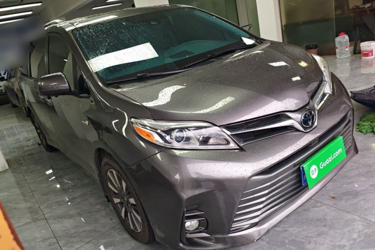 Used Toyota SIENNA 2019 3.5L Four-Wheel Drive XLE 7 Seats U.S. Specification Front Right 45 Deg
