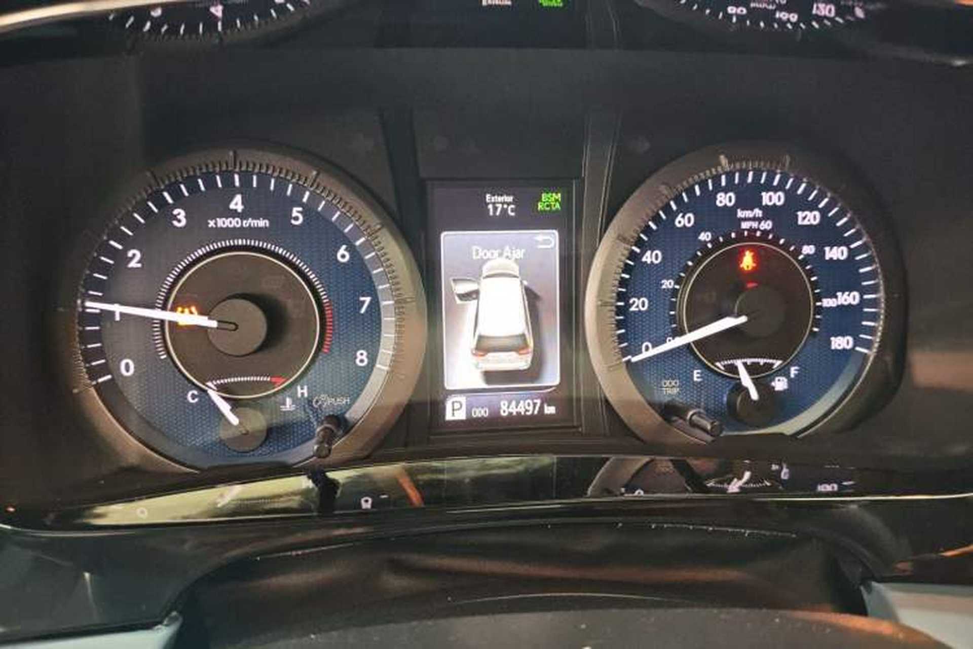 Used Toyota SIENNA 2019 3.5L Four-Wheel Drive XLE 7 Seats U.S. Specification Instrument Cluster
